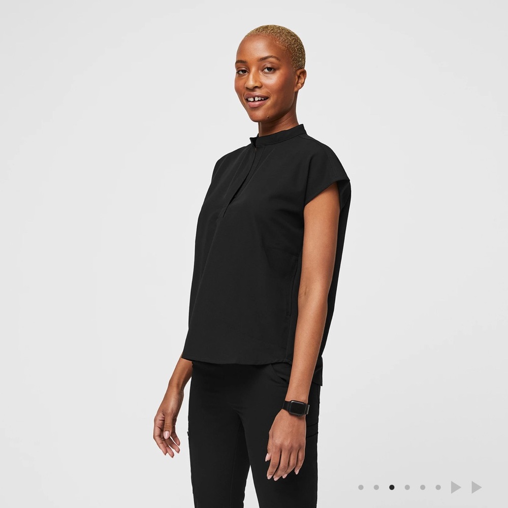 FIGS Scrub Set (3 piece- 2 shirts, 1 pant)